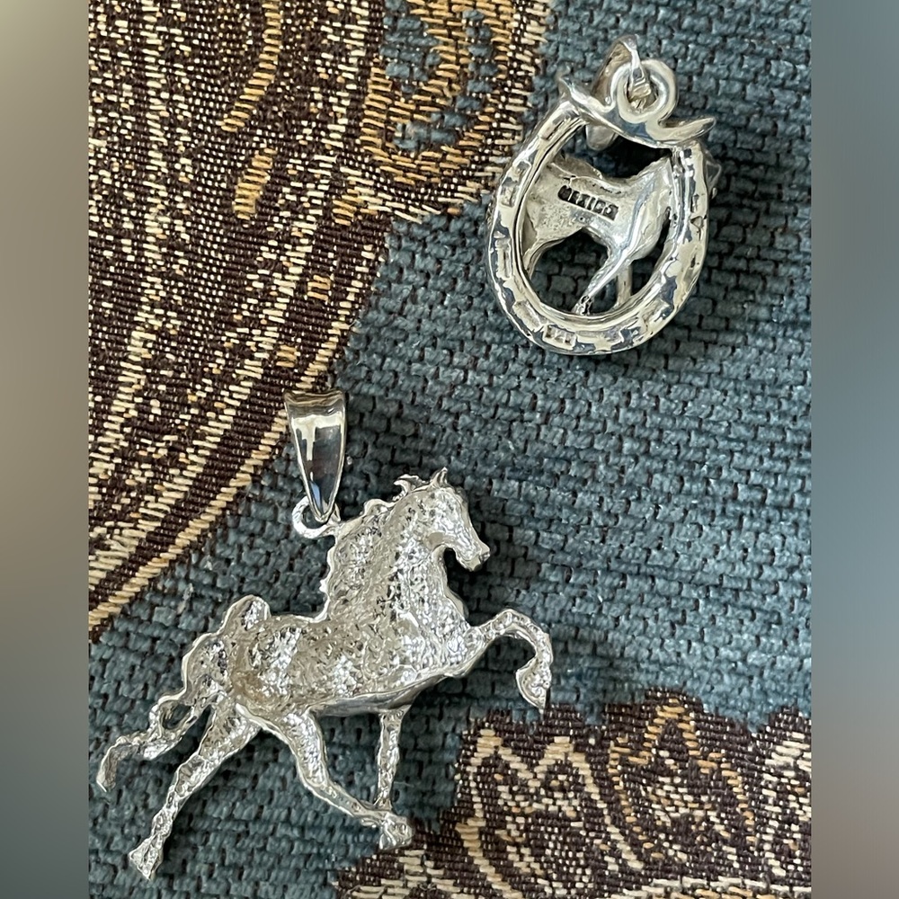 Two Silver Horse Pendants / Slides - Picture 2 of 6